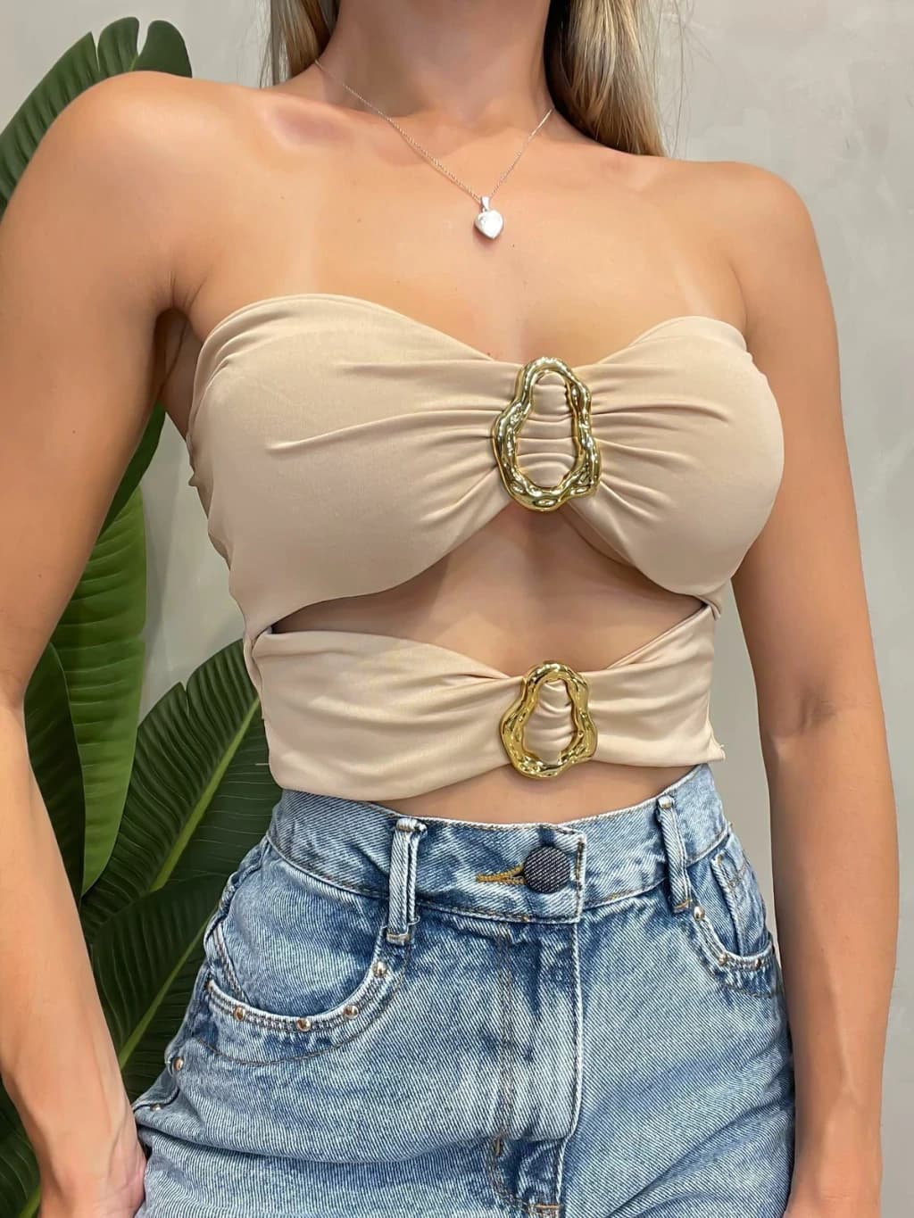 Cropped Feminino em Suplex sem Alças com Recortes e Fivelas Daiana Ref. 1406