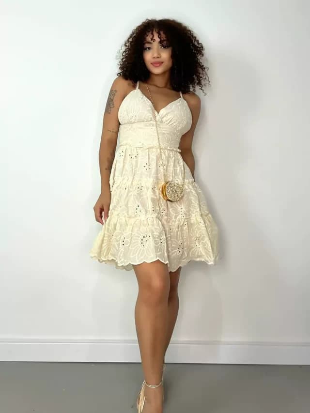 Vestido Feminino Curto em Laise com Babado Helena Ref. 1338