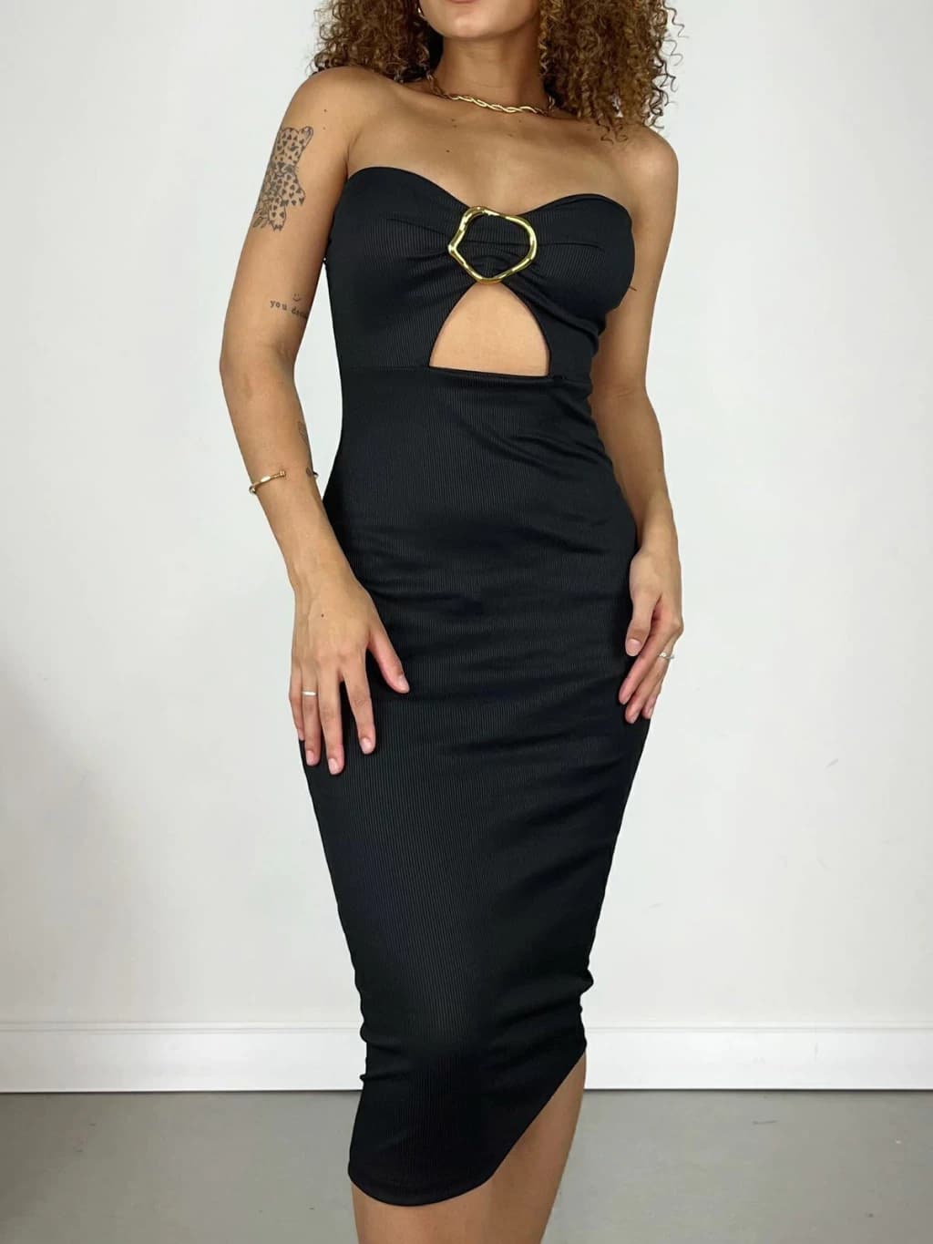 Vestido Feminino Midi em Ribana Sem Alça com Recorte e Fivela Barbara Ref. 1382